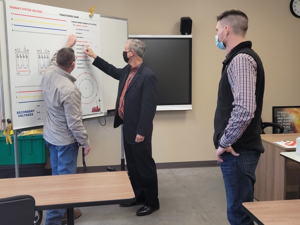 Rep. Cartwright touring IBEW facilities